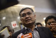 Photo of Umno Minister Shamsul Anuar Nasarah Quits Cabinet Post
