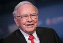 Photo of Warren Buffett Charity Lunch Fetches Record Winning Bid Of US$19m