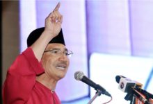 Photo of Hisham Hints At Challenging For Top Umno Post