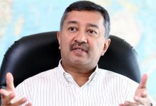 Photo of Mokhzani Mahathir Steps Down As Maxis Chairman