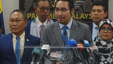 Photo of PARLIMEN: ‘Apakah Saya Terlalu Bahaya Untuk Berada Di Parlimen’ – Wan Ahmad Fayhsal