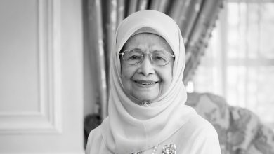 Photo of AL FATIHAH: Tun Dr Siti Hasmah meninggal dunia